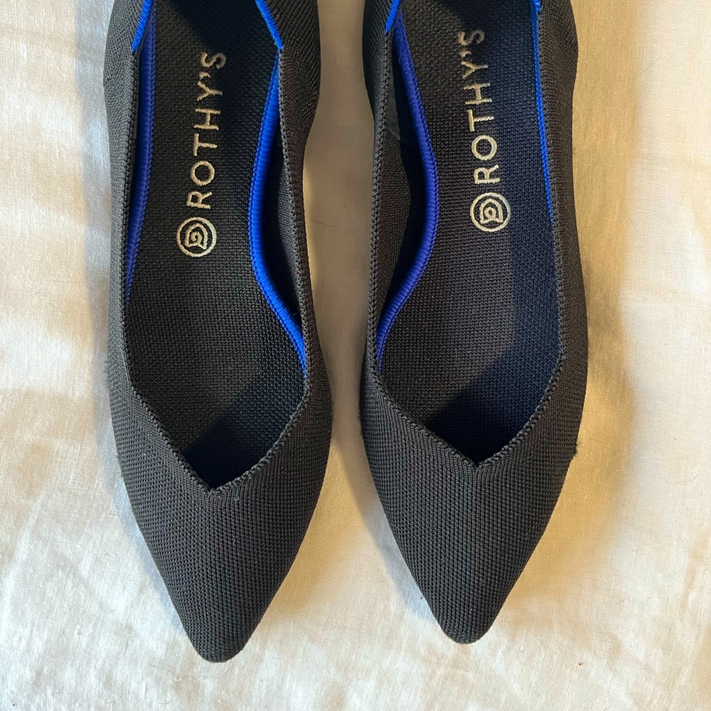 Rothys the Point in Black, size 11.5